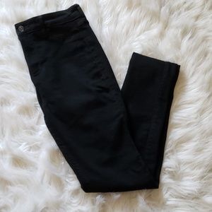 Black skinny jeans